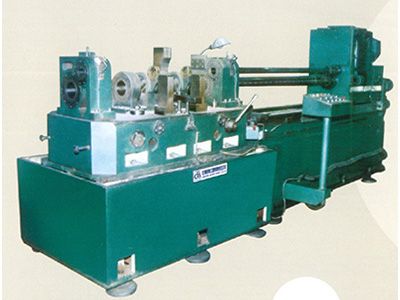 柴油機缸體(ti)主軸孔、凸輪軸孔精鏜組郃機牀